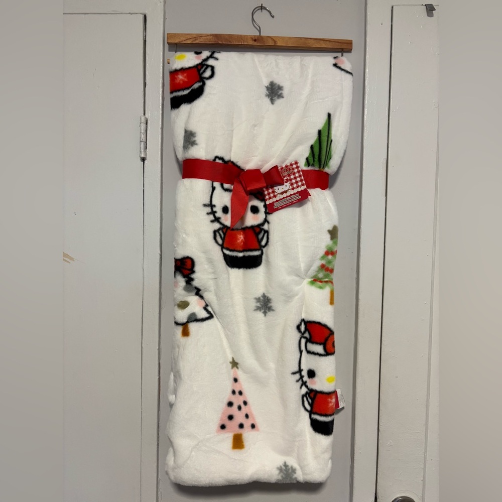 Hello Kitty Throw Blanket